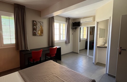 Centuri Bed & Breakfast | Grande Chambre Lumineuse Dans Pittoresque Port de Pêche