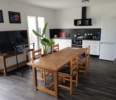 Saramon Apartment | Grande maison avec vue sur le lac