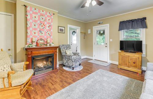 Primrose House | Grandmas Farm House on 125 Acres with Fire Pit!