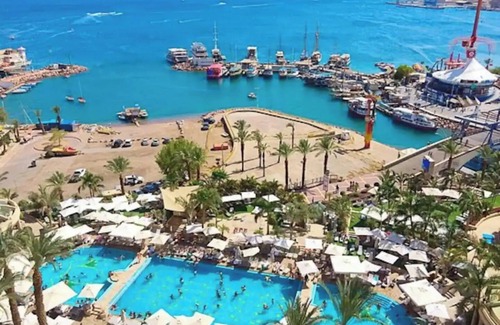 Negev Desert Boat Rental | GrandSeaSuite Suite on the Water