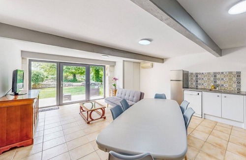 Vieux-Mareuil House | Grange Entièrement Rénovée - Piscine - Climatisée- au Cœur du Périgord Vert