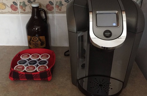 Village North House | GraniteCourt402: 1 bedroom in prime Village North location. Walk to Everything!