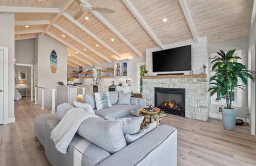 Grapeview House | Grapeview- Luxury Waterfront Home w/Hot Tub