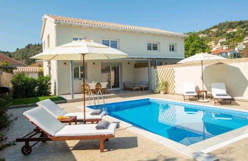 Apolpaina Villa | Grappolo Lefkada Villas - Villa Vertzami just 2 km from Lefkada town