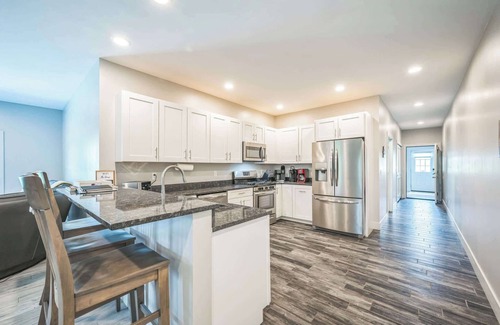 Grass Lake Apartment | Grass Lake 8BR Retreat w Games & Fire Pit