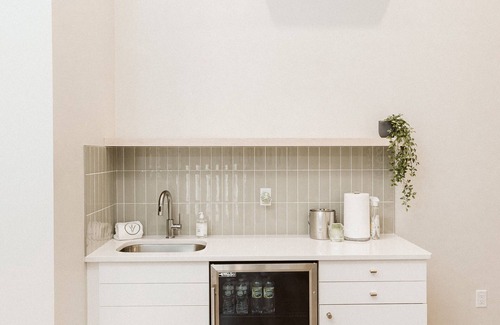 Ogunquit Hotel | Grasshopper Inn