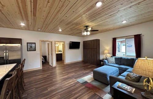 Cooper Landing House | Grayling Cabin - Modern Vacation Home at Eagle Landing Resort