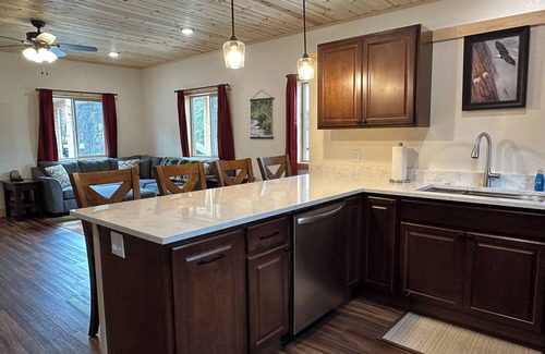 Cooper Landing House | Grayling Cabin - Modern Vacation Home at Eagle Landing Resort