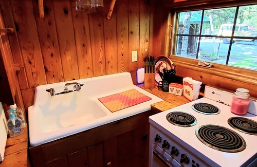 Grayling Cabin | Grayling, MI - Fisherman's Log Cottage on the "Holy Waters" of the AuSable River