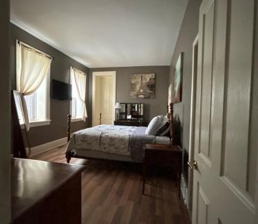 Albion Bed & Breakfast | Graystone Manor