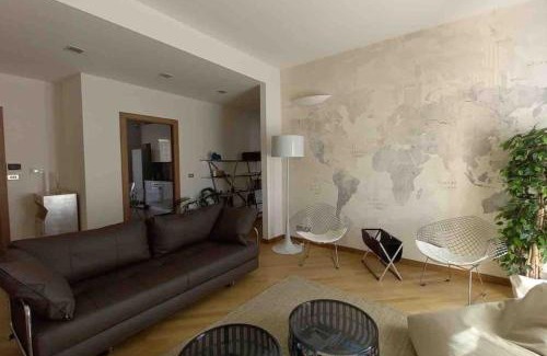 Erba Apartment | Grazioso appartamento vicino al Lago di Como