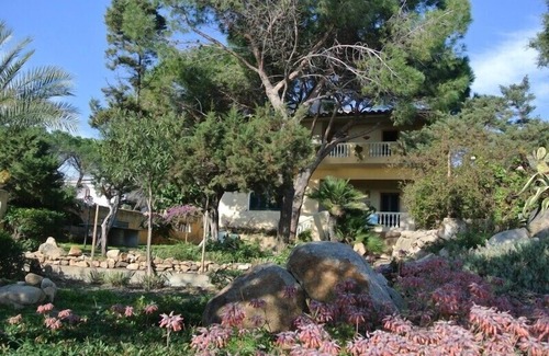 Sas Linnas Siccas Apartment | Great Apartment in a villa overlooking the sea with terrace and garden