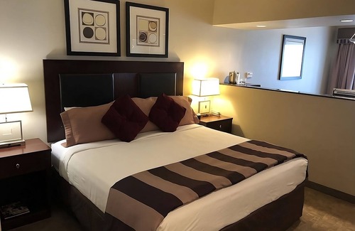 Killeen Hotel | GREAT ESCAPE! 1 COMFY UNIT, POOL!