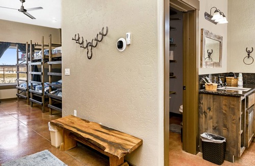 Nampa Cabin | Great for your Holidays! Group! Family!