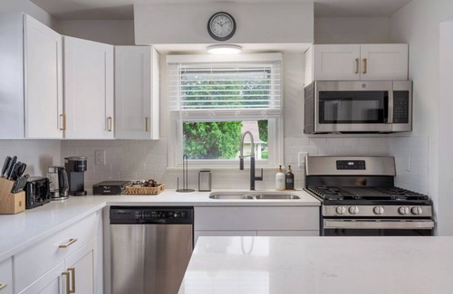 Westmont House | Great Location! Beautiful Home Near Downtown Westmont