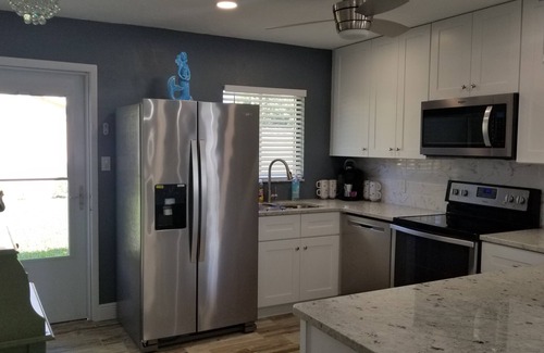 Ridge Wood Heights Apartment | Great location in Sarasota close to beaches