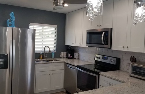 Ridge Wood Heights Apartment | Great location in Sarasota close to beaches