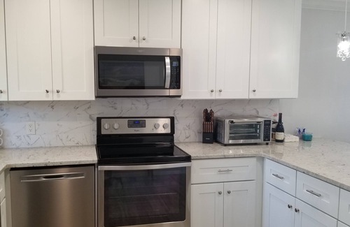 Ridge Wood Heights Apartment | Great location in Sarasota close to beaches