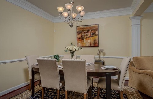 Lorton Villa | Great Location with 2 King beds 2 queen beds