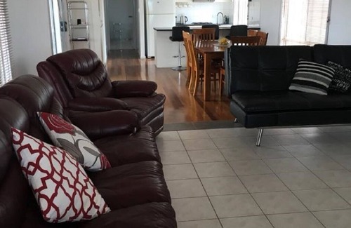 Wallanippie House | Great ocean views from spacious entertaining deck