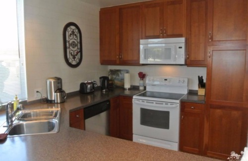 Palm Desert Condo | Great Price! Beautiful condo w/Mountains Huge Pool Spa, El Paseo Golf Tennis,