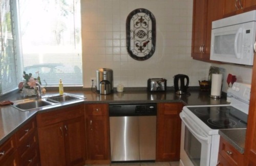 Palm Desert Condo | Great Price! Beautiful condo w/Mountains Huge Pool Spa, El Paseo Golf Tennis,