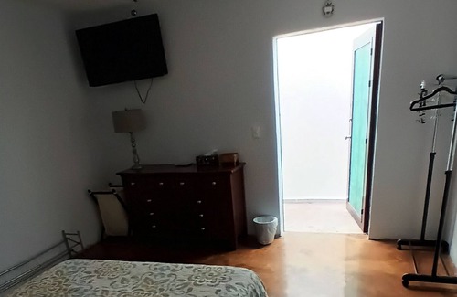 Leon House | Great unique experience, Famil