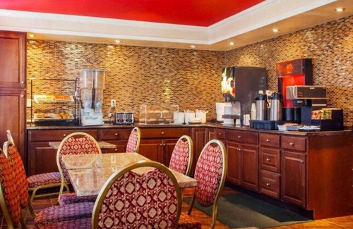 Secaucus House | Great Value near the MetLife Stadium!