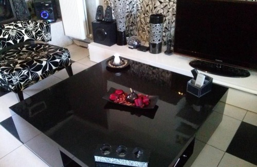 Agioi Anargyroi-Kamatero Apartment | Greek Hospitality with free WiFi, free PARKING.