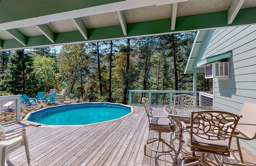 Burnt Ranch Cabin | Green Cabin at Trinity Village