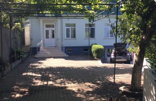 Mtsvane Kontskhi House | Green Cape Holiday Home