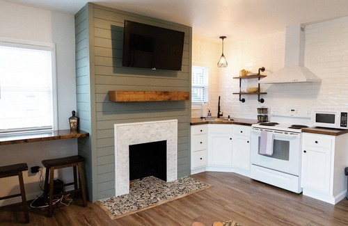 Northside District Apartment | Green Oasis - Studio Apartment in Downtown Lexington