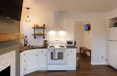 Northside District Apartment | Green Oasis - Studio Apartment in Downtown Lexington