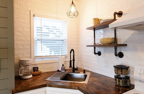 Northside District Apartment | Green Oasis - Studio Apartment in Downtown Lexington