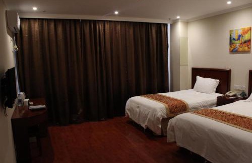 Qinbei District Hotel | GreenTree Inn Qinzhou Qinzhou East Railway Station Hotel