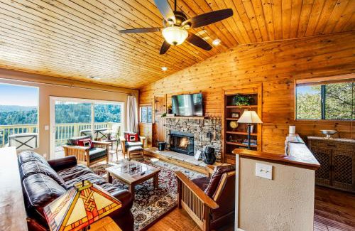 Crestline House | Gregory Getaway