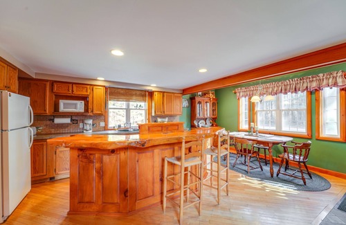 Brantingham House | Greig Getaway Near Brantingham Lake & Ski Resort