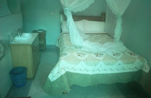 Mai Mahiu Hotel | Grey Sands Hotel