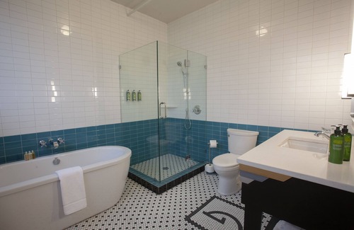 Tyler Hotel | Greyhound Inn - Classic Double Suite