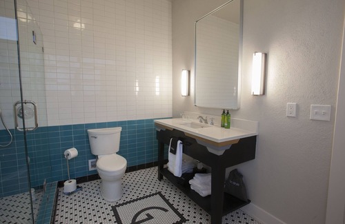 Tyler Hotel | Greyhound Inn - Classic Double Suite