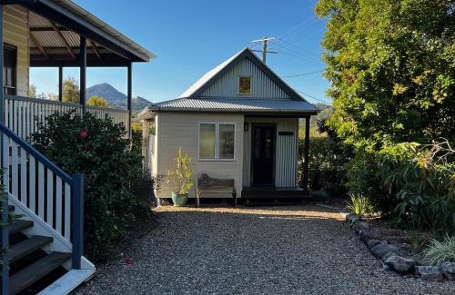 Eumundi Bed & Breakfast | Gridley Homestead B&B