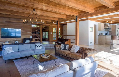 Eastsound House | Grindstone Harbor House: Luxury Beachfront Estate,Hot Tub, Mooring, Gated Privacy