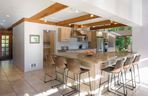 Eastsound House | Grindstone Harbor House: Luxury Beachfront Estate,Hot Tub, Mooring, Gated Privacy