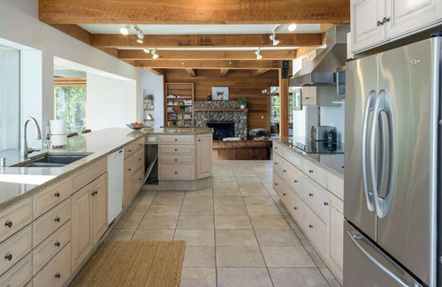 Eastsound House | Grindstone Harbor House: Luxury Beachfront Estate,Hot Tub, Mooring, Gated Privacy