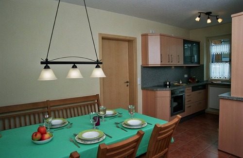 Frickenfelden Apartment | Große Ferienwohnung mit Garten