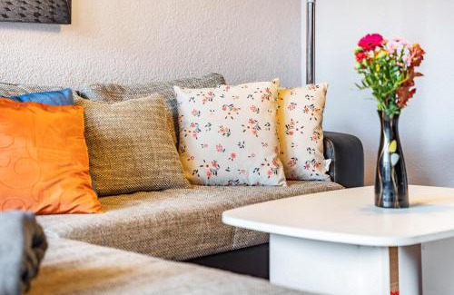 Trollenhagen Apartment | Große Ferienwohnung mit Garten