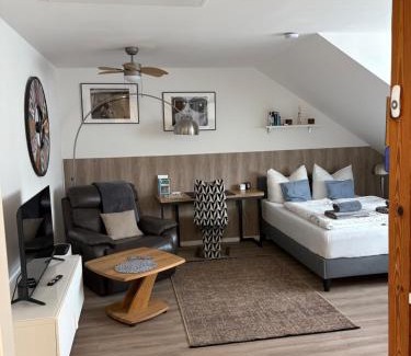 Fuerth Apartment | Große gemütliche Ferienwohnung mit Klimaanlage, Parkplatz inklusive TOP !