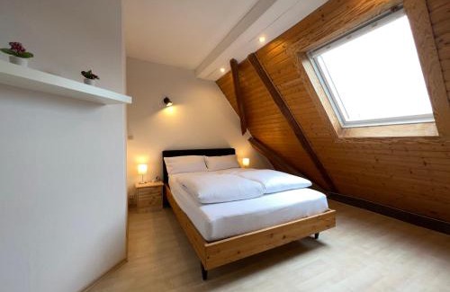 Knielingen Apartment | Große Maisonette-Wohnung by Rabe - Gartenabteil, Smart-TV, Netflix