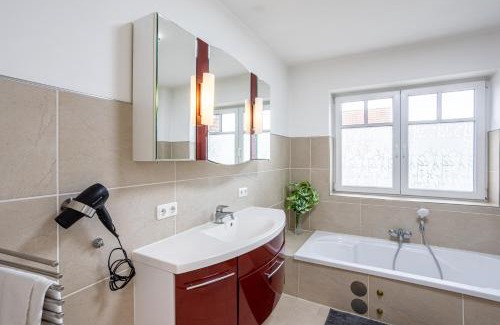 Reppenstedt Apartment | Große Traumwohnung mit Garten