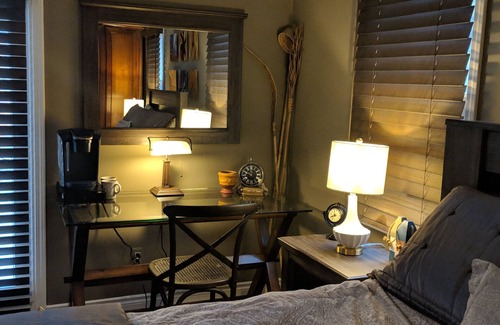 Grosse Pointe House | Grosse Pointe Luxury Suite, Private Ground-Level Retreat Near Detroit